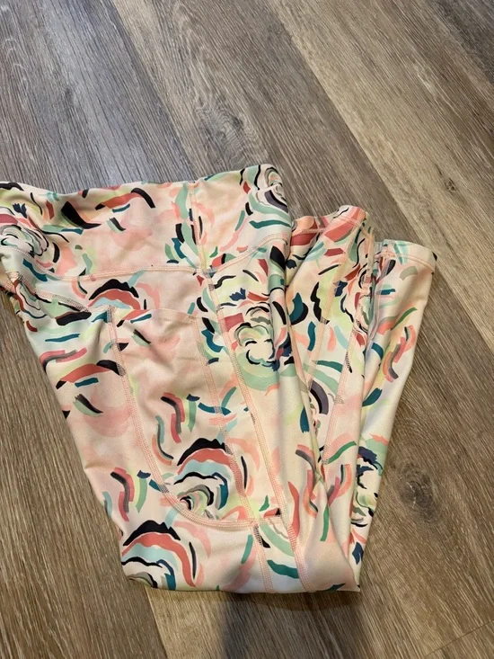 Athleta Pink Multi Floral Active cropped Leggings - Picture 3 of 3